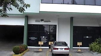 Outside view - Clinica Dental Corro Maduro