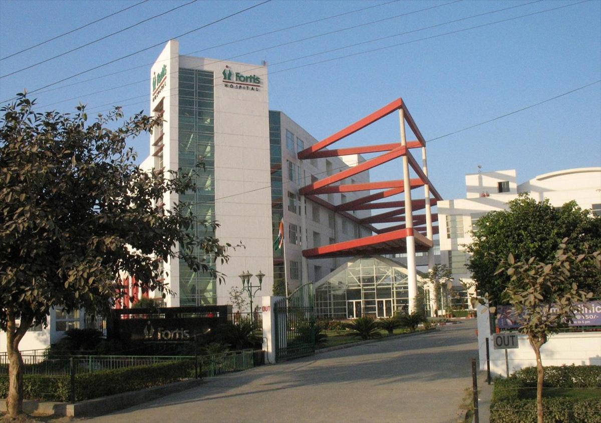 Main Building - Fortis Hospital Noida