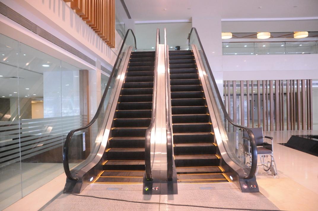 Escalators - Sevenhills Hospital