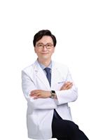 Dr. Kook Hee-kyun